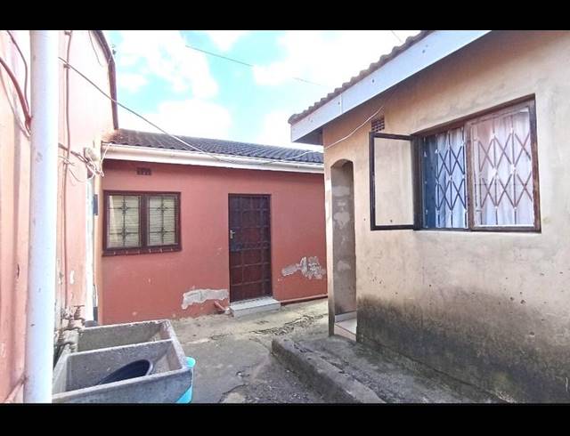 3 BEDROOM HOUSE FOR SALE IN KWAMASHU